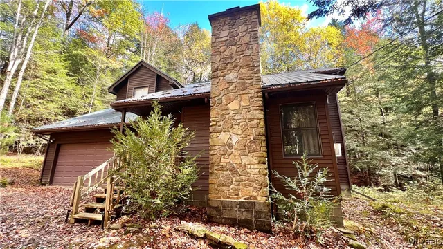 $325,000 | 3662 Forest Hill Road, Great Valley, NY 14748