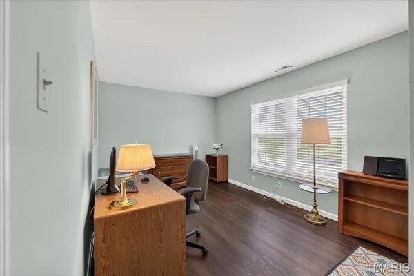 $184,900 | 1122 Sunbolt Drive, Unit K, St. Louis, MO 63129