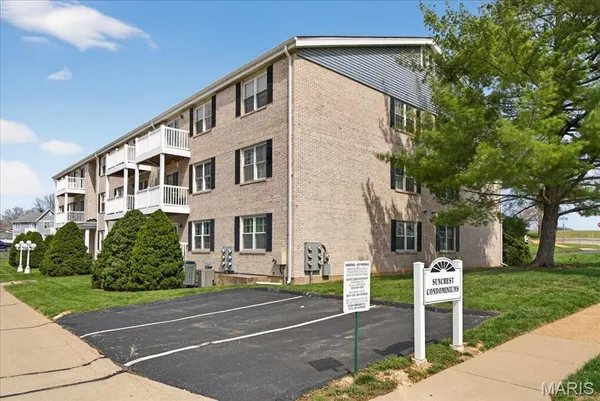 $184,900 | 1122 Sunbolt Drive, Unit K, St. Louis, MO 63129