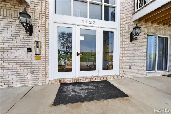$184,900 | 1122 Sunbolt Drive, Unit K, St. Louis, MO 63129