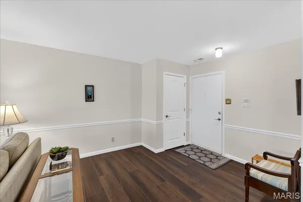 $184,900 | 1122 Sunbolt Drive, Unit K, St. Louis, MO 63129