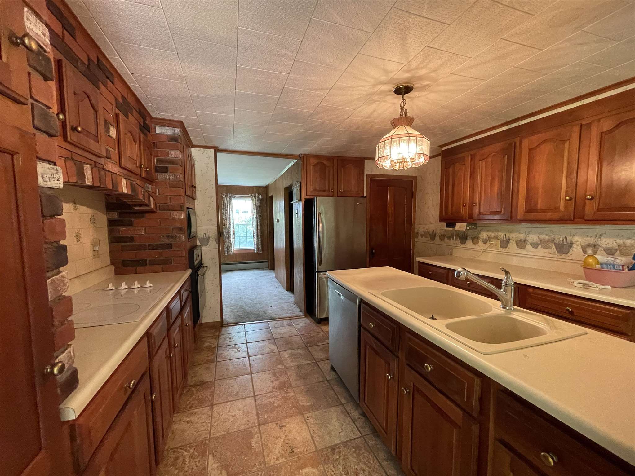 15 Bluff Street Proctor, VT 05765 - Photo 4 of 25