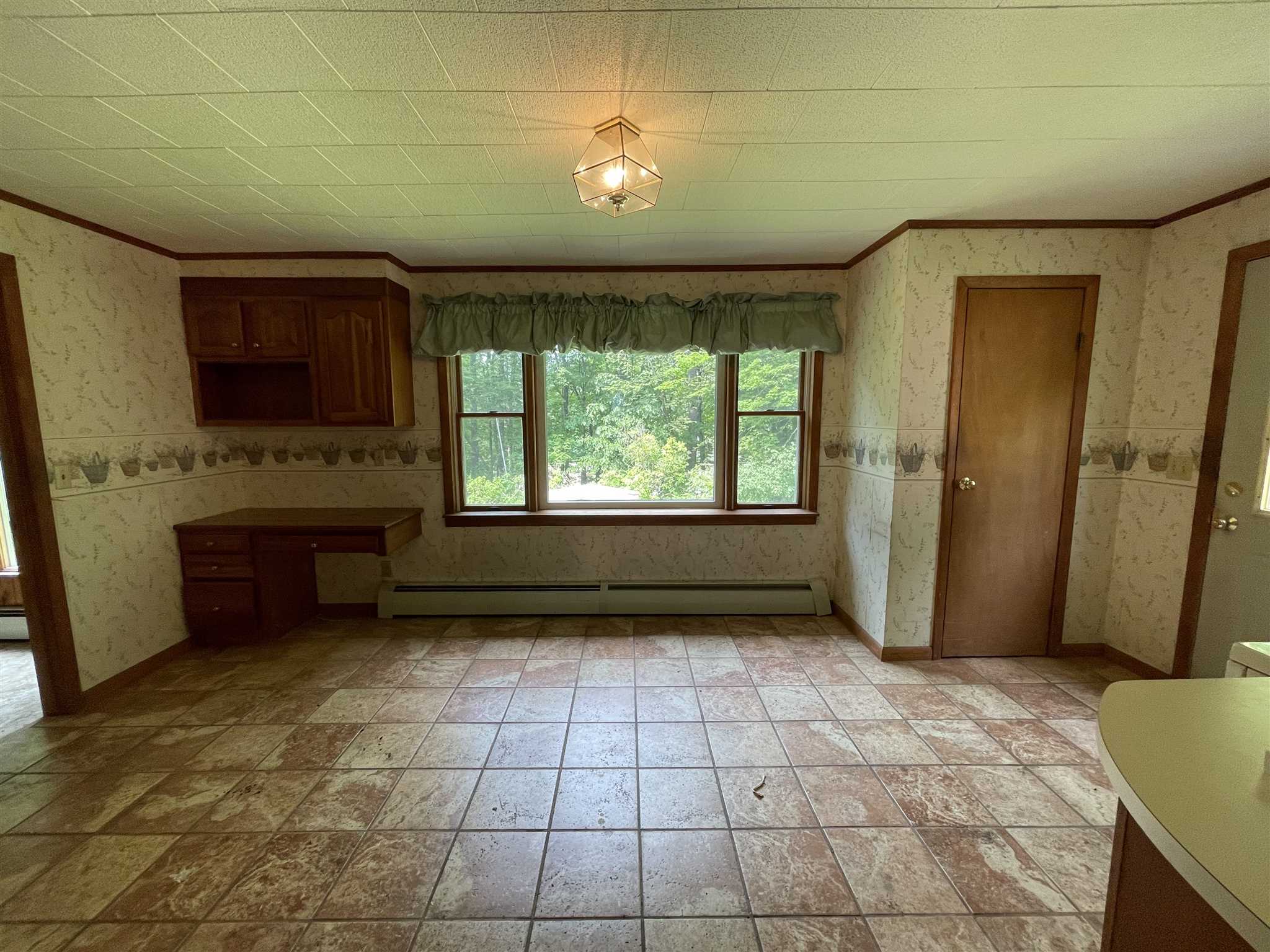 15 Bluff Street Proctor, VT 05765 - Photo 7 of 25