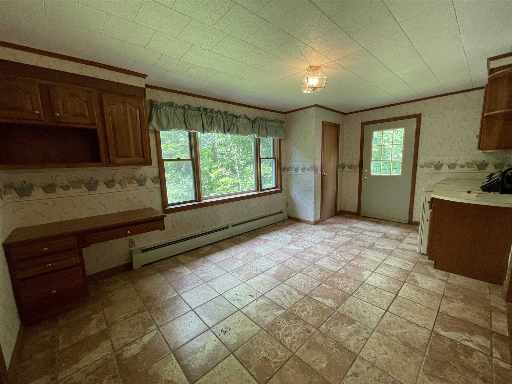 15 Bluff Street Proctor, VT 05765 - Photo 8 of 25
