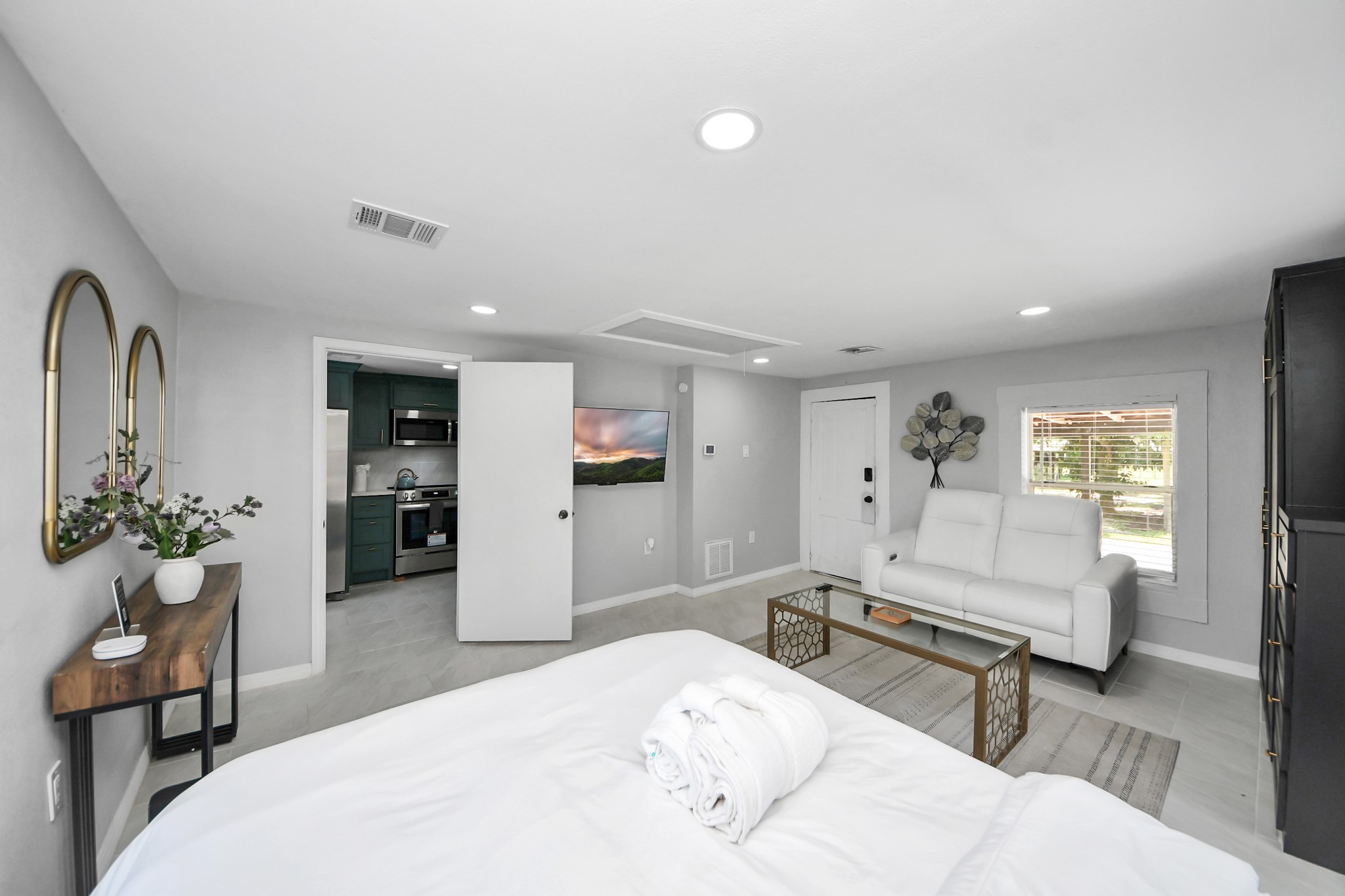 28222 Margerstadt Road Waller, TX 77484 - Photo 22 of 50 Spacious primary bedroom provides room for a sitting area.