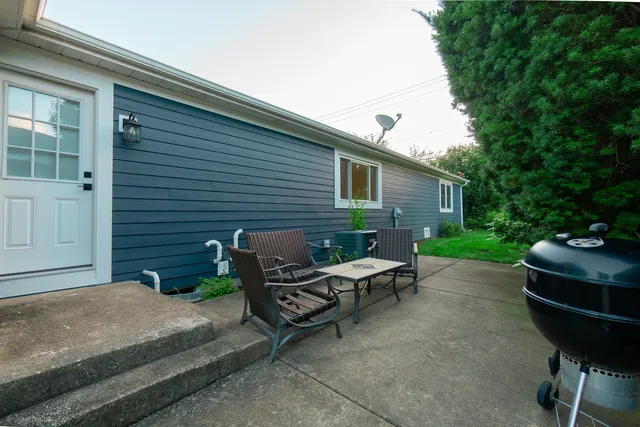 $4,000 | 339 Lincoln Avenue, Downers Grove, IL 60515