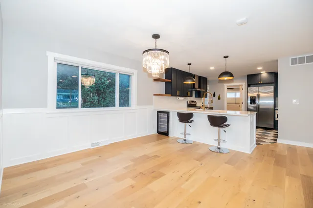 $4,000 | 339 Lincoln Avenue, Downers Grove, IL 60515