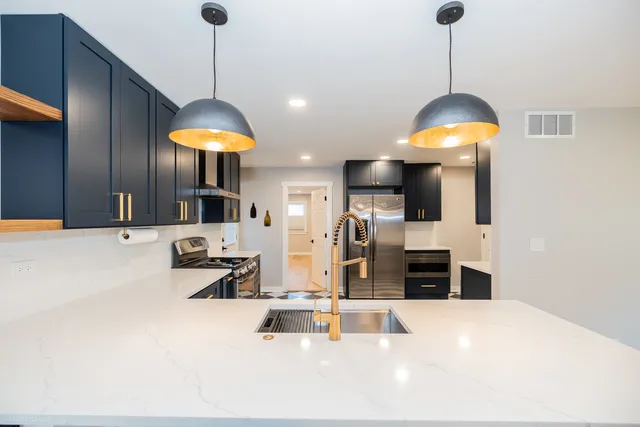 $4,000 | 339 Lincoln Avenue, Downers Grove, IL 60515