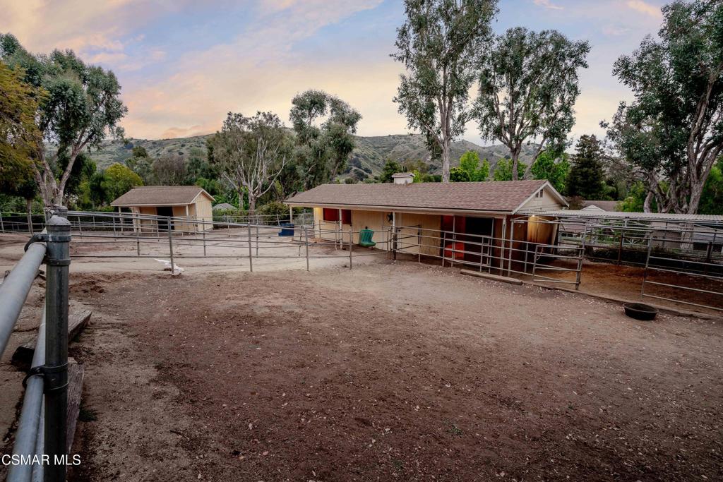 351 Buckboard Circle Simi Valley, CA 93065 - Photo 4 of 58