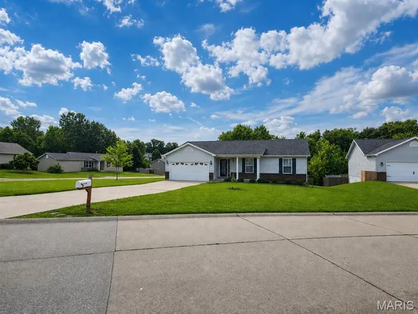 $300,000 | 139 Cuivre River Drive, Troy, MO 63379