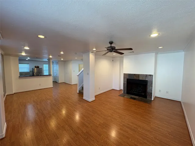 $1,900 | 3710 Sherwood Lane, Unit 102, Houston, TX 77092