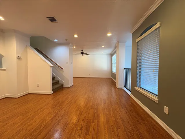 $1,900 | 3710 Sherwood Lane, Unit 102, Houston, TX 77092