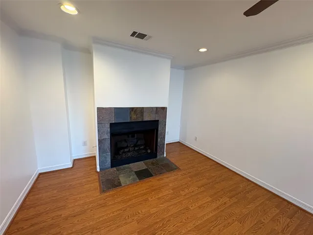 $1,900 | 3710 Sherwood Lane, Unit 102, Houston, TX 77092