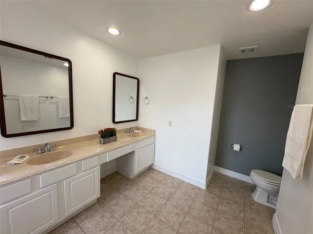 $1,900 | 3710 Sherwood Lane, Unit 102, Houston, TX 77092