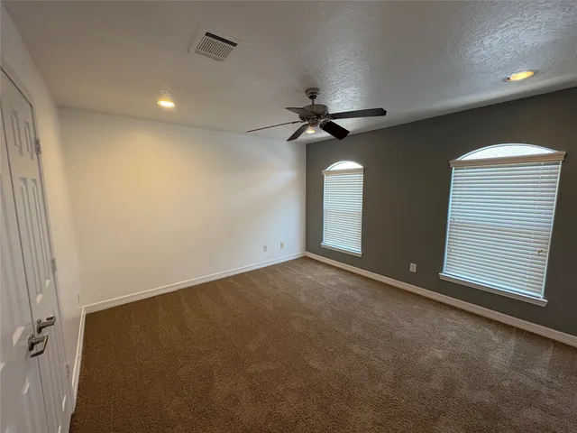 $1,900 | 3710 Sherwood Lane, Unit 102, Houston, TX 77092