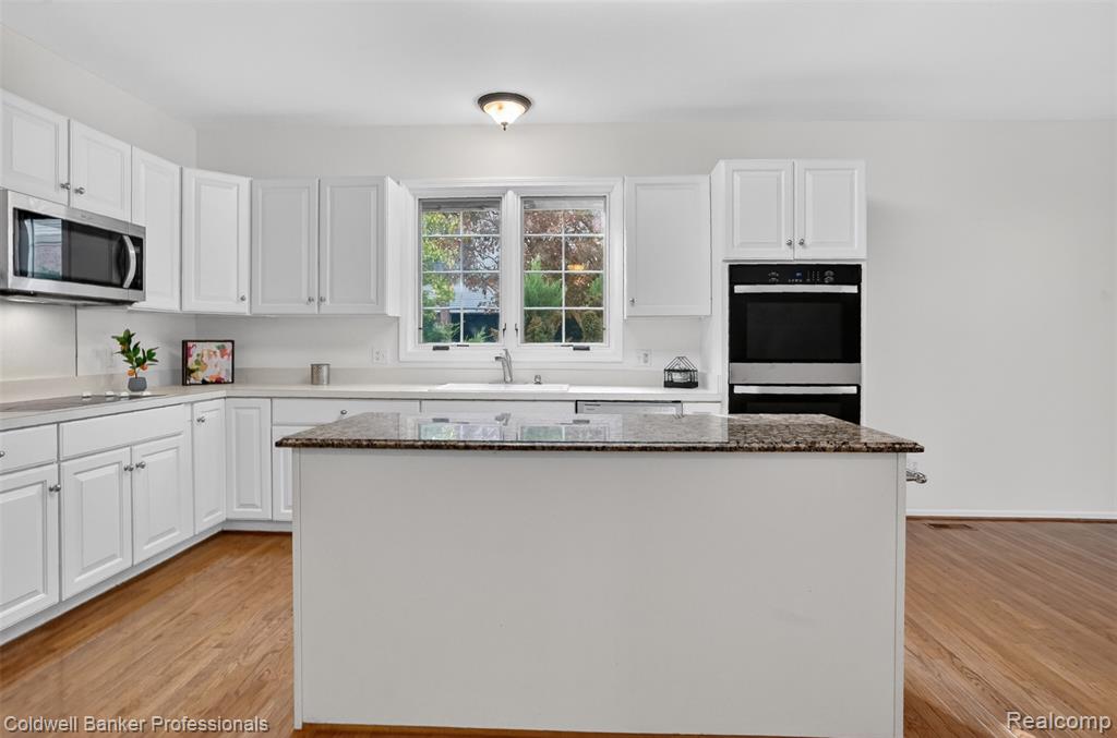 1357 Kentfield Drive Rochester, MI 48307 - Photo 17 of 71