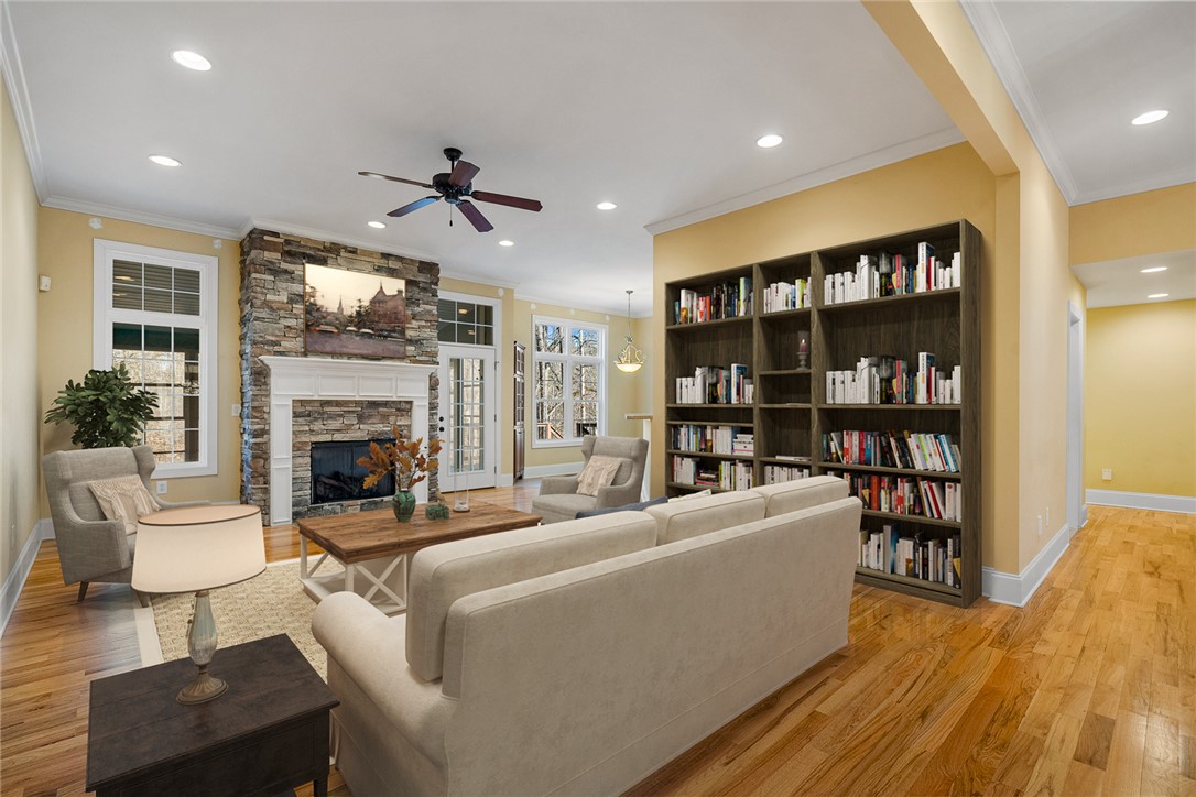 214 South Summit Drive Seneca, SC 29672 - Photo 8 of 44 Virtual staging