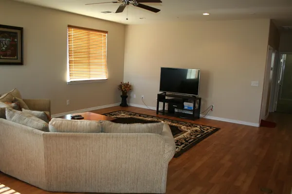 $2,295 | 8851 West Augusta Avenue, Glendale, AZ 85305