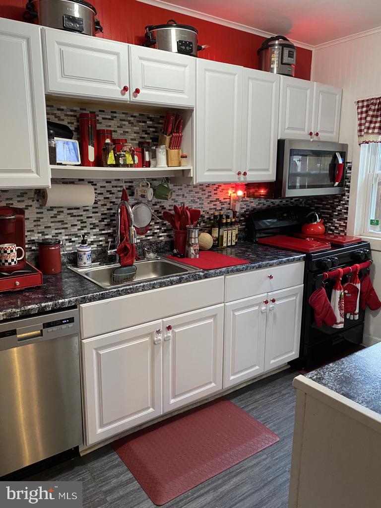 137 West Meadow Road Baltimore, MD 21225 - Photo 12 of 39 Gallery Image 12