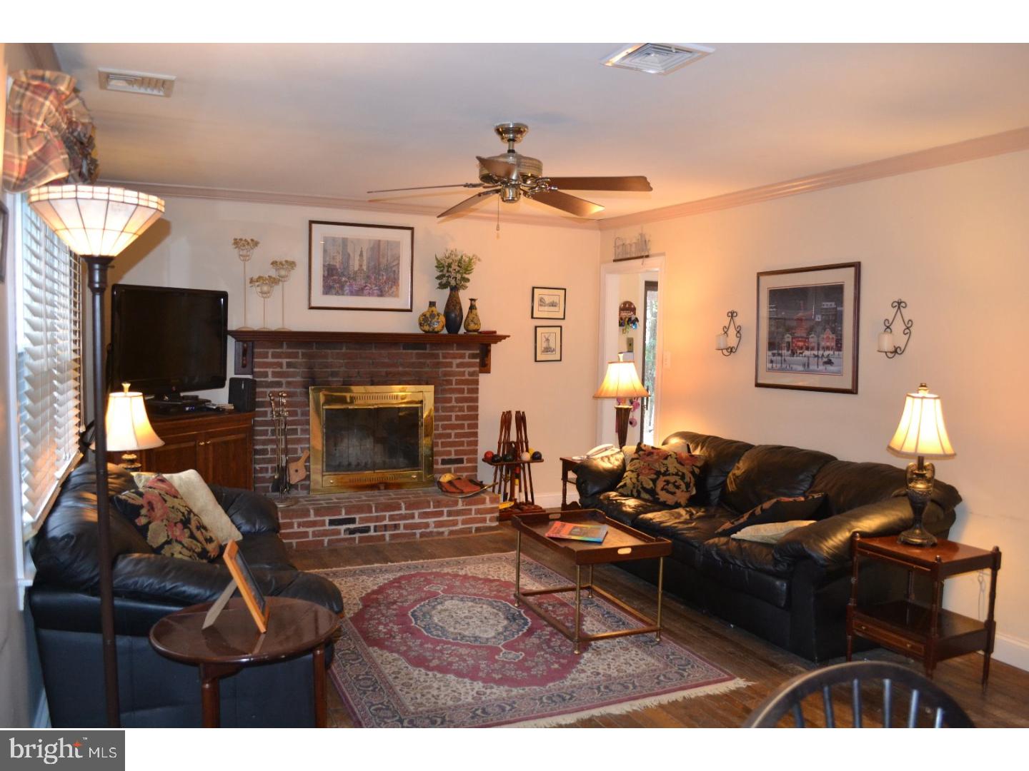 200 Wells Lane Springfield, PA 19064 - Photo 6 of 25 Family Room