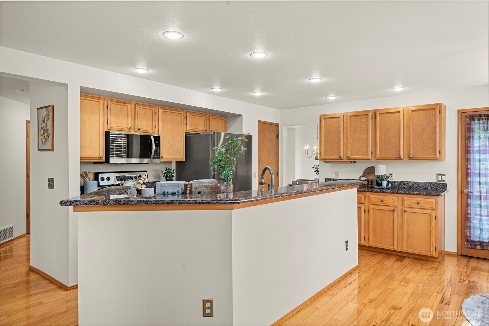 826 Southwest 347th Court Federal Way, WA 98023 - Photo 13 of 40