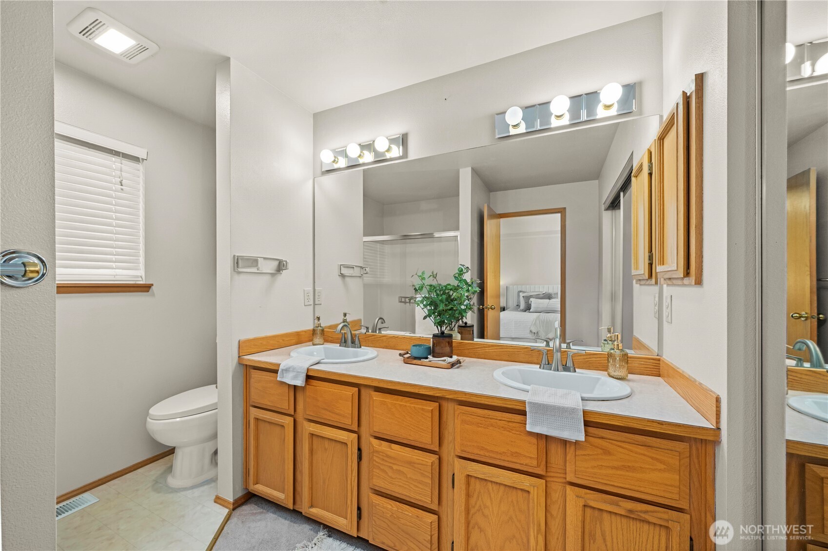 826 Southwest 347th Court Federal Way, WA 98023 - Photo 25 of 40