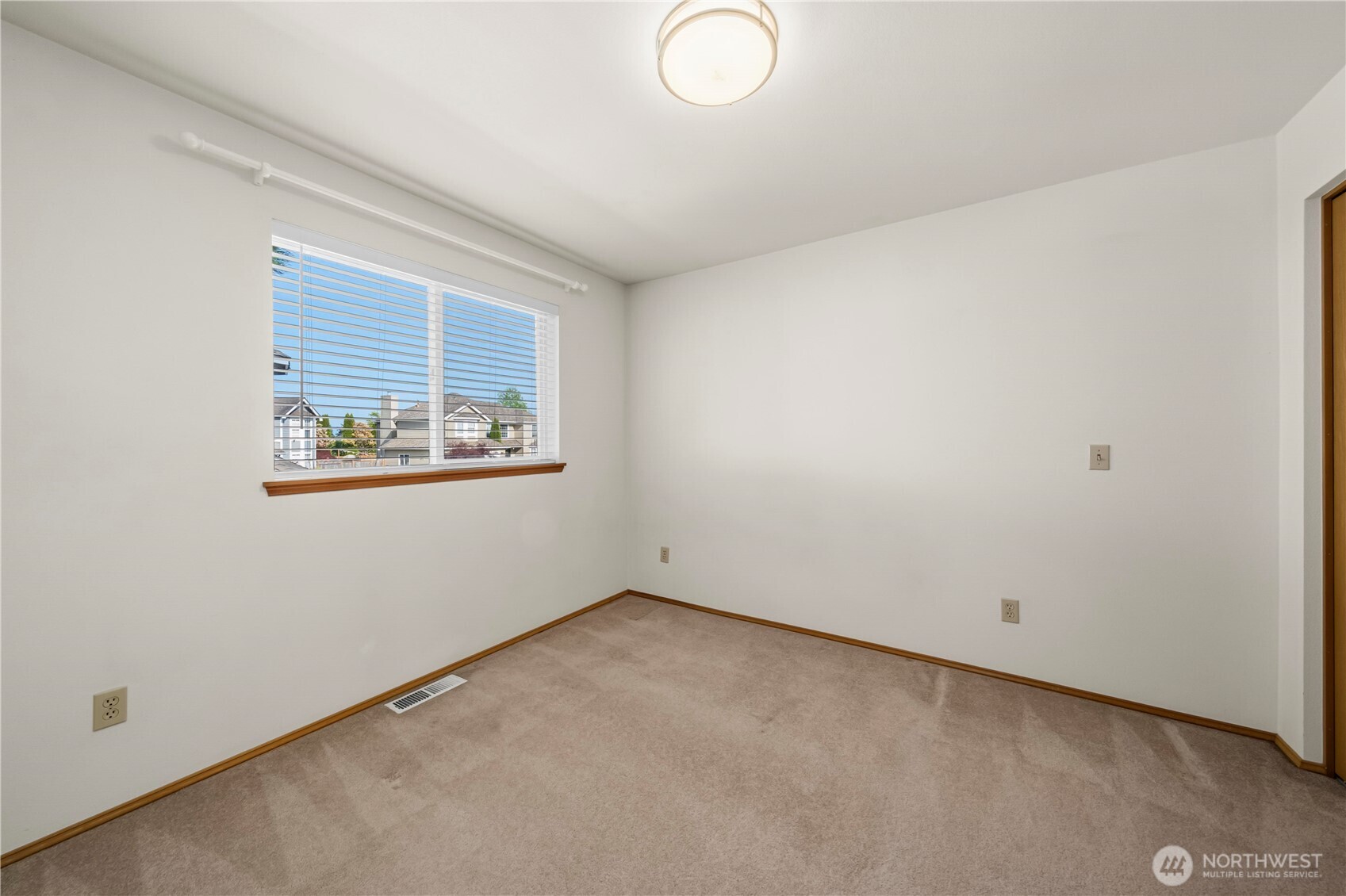 826 Southwest 347th Court Federal Way, WA 98023 - Photo 28 of 40