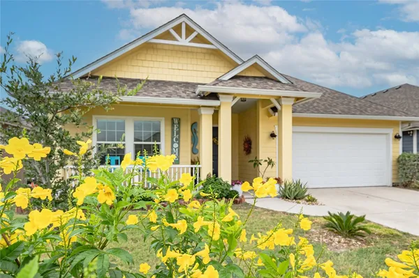 $394,000 | 105 Shadow Moss Lane, Rockport, TX 78382