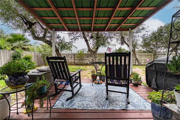 $394,000 | 105 Shadow Moss Lane, Rockport, TX 78382