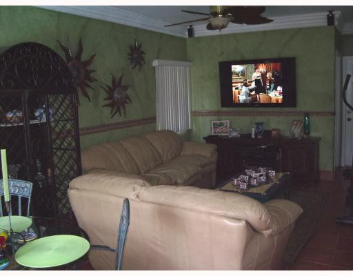 14768 Southwest 158th Path Miami, FL 33196 - Photo 6 of 10 Den/Family/Great Room