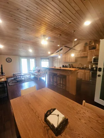 $379,000 | 247 Vermont Rte 100, Wilmington, VT 05363