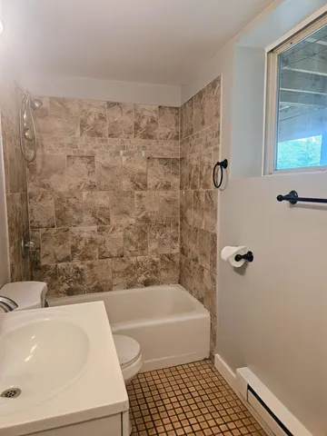 $379,000 | 247 Vermont Rte 100, Wilmington, VT 05363