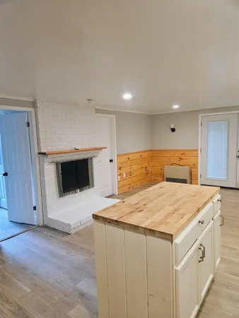 $379,000 | 247 Vermont Rte 100, Wilmington, VT 05363