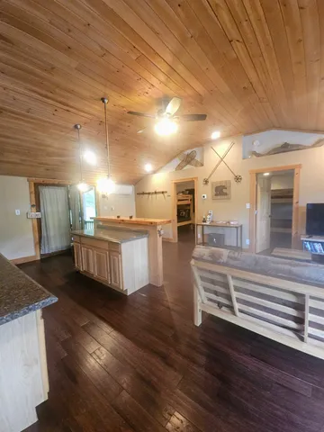 $379,000 | 247 Vermont Rte 100, Wilmington, VT 05363