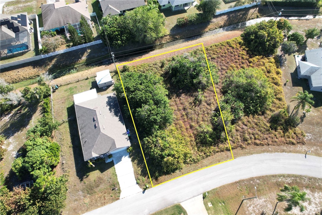 106 Tracy Drive Sebastian, FL 32958 - Photo 18 of 35 a view of a backyard