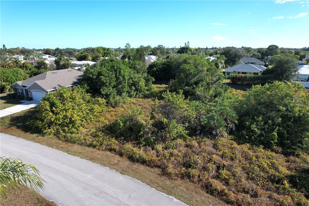 106 Tracy Drive Sebastian, FL 32958 - Photo 21 of 35 an aerial view of a house with mountain view