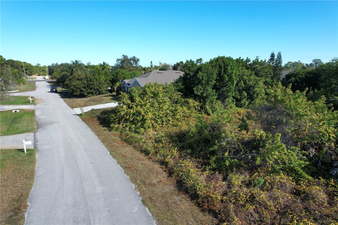 106 Tracy Drive Sebastian, FL 32958 - Photo 22 of 35 an aerial view of a house
