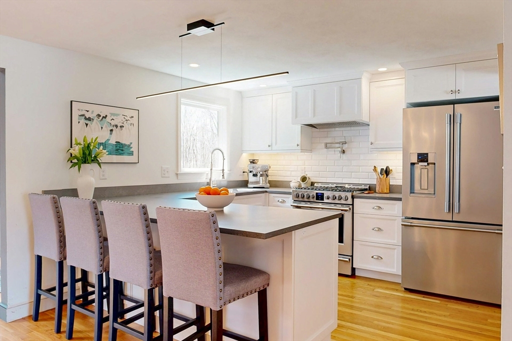 25 Longmeadow Road Medfield, MA 02052 - Photo 16 of 37 Gallery Image 16