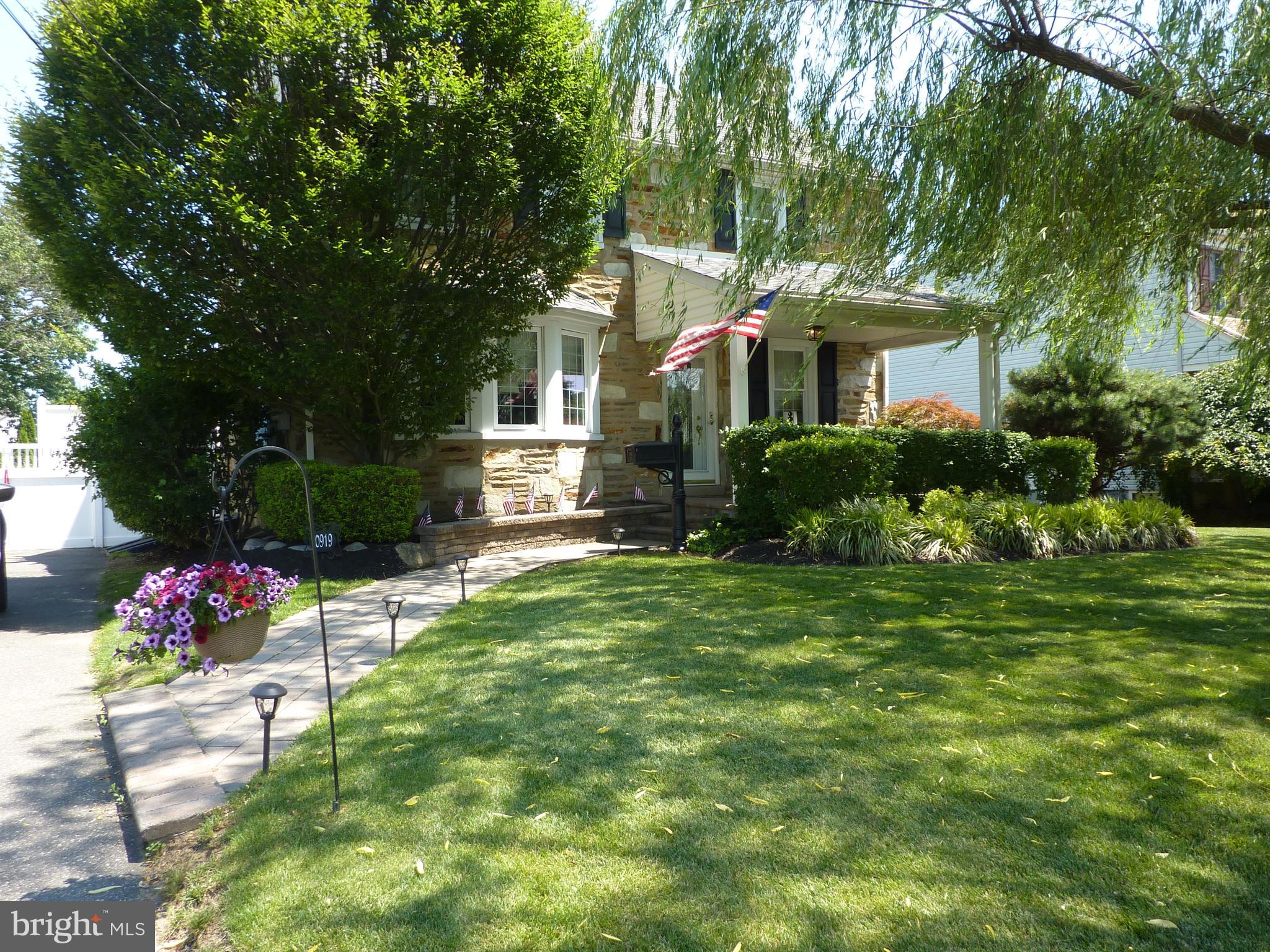 10919 Knights Road Philadelphia, PA 19154 - Photo 2 of 41