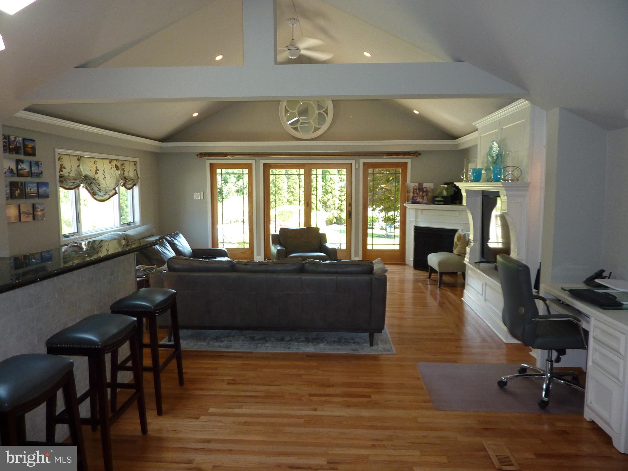 10919 Knights Road Philadelphia, PA 19154 - Photo 23 of 41 Family Room