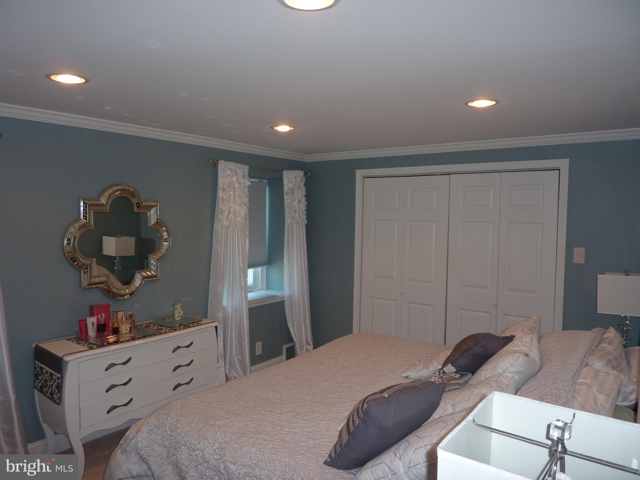 10919 Knights Road Philadelphia, PA 19154 - Photo 30 of 41 Master Bedroom