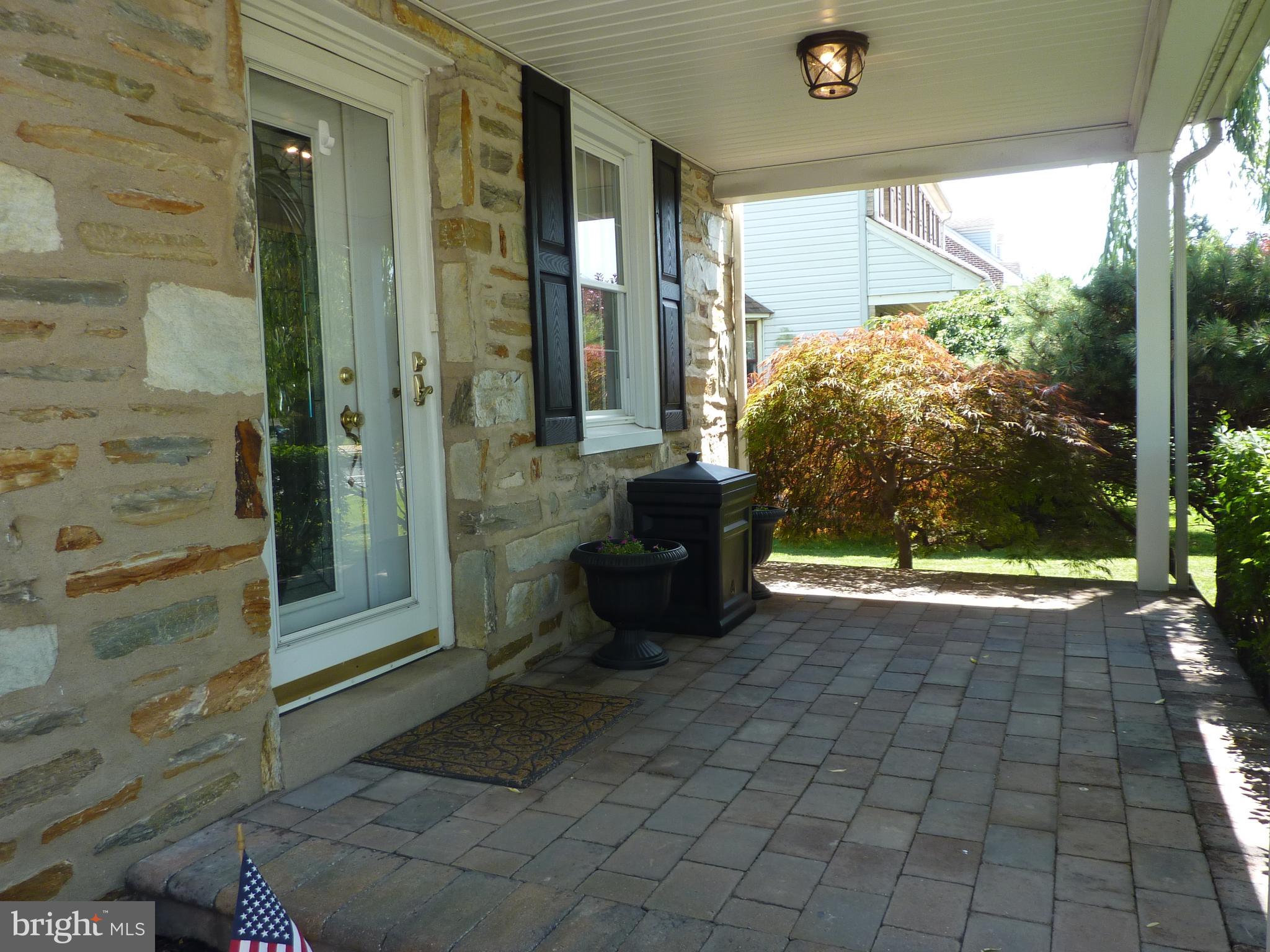 10919 Knights Road Philadelphia, PA 19154 - Photo 4 of 41 Front Porch