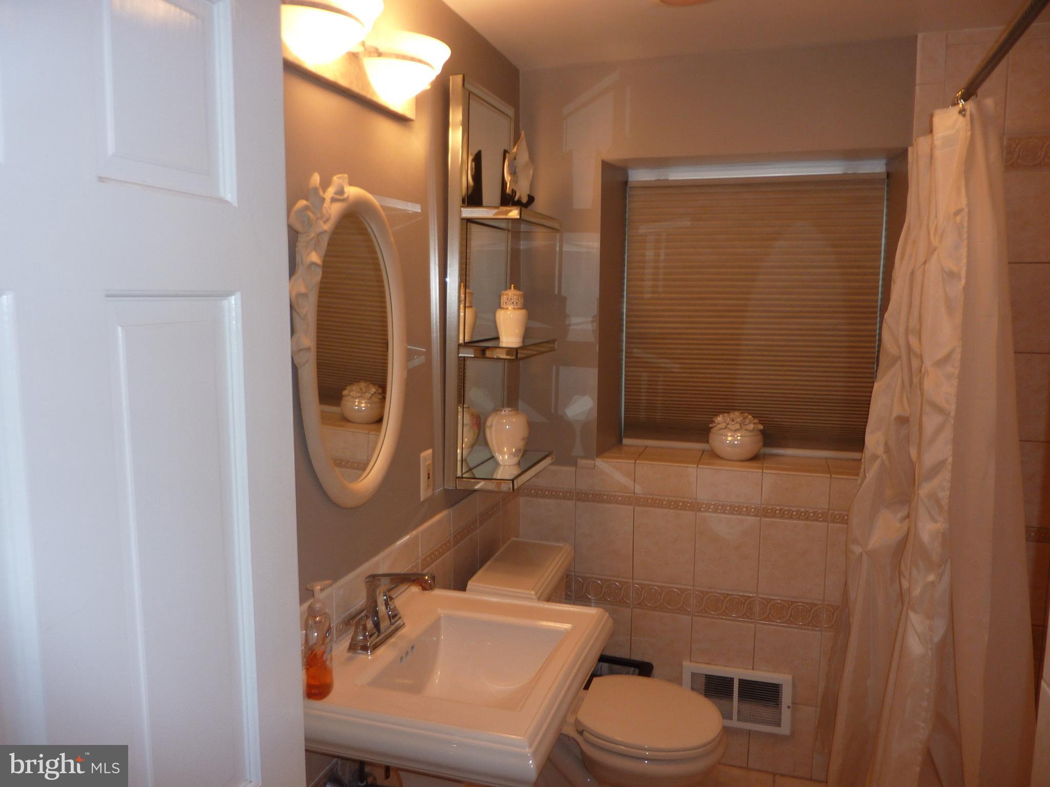10919 Knights Road Philadelphia, PA 19154 - Photo 36 of 41 Upstairs Full Bath