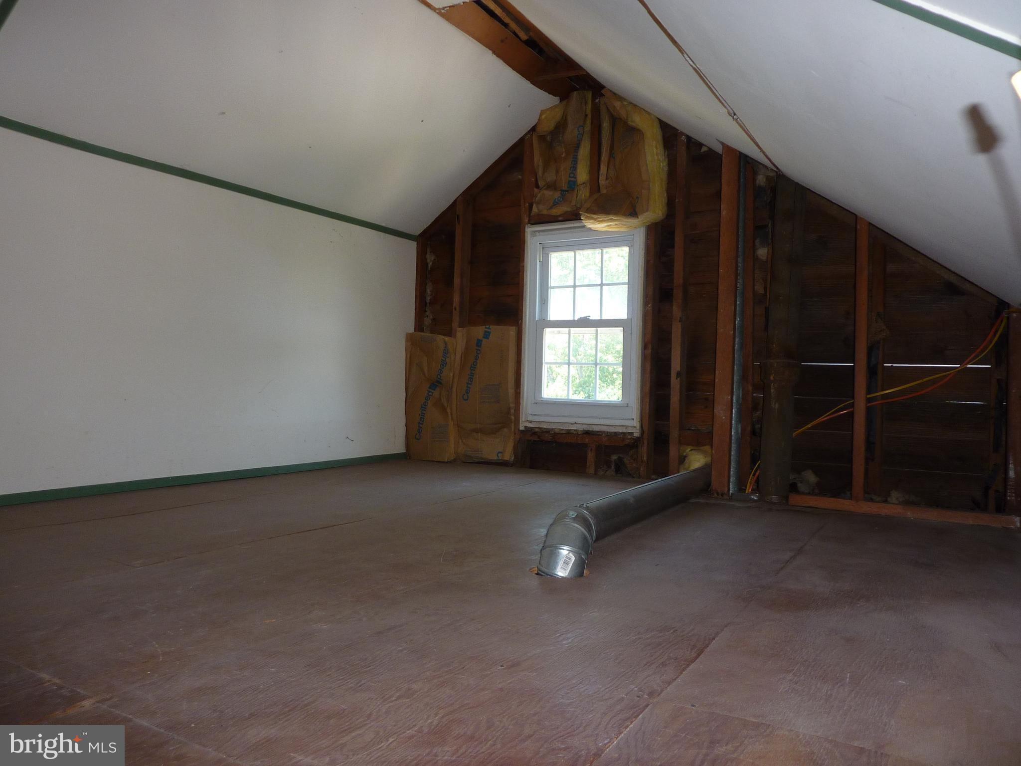 10919 Knights Road Philadelphia, PA 19154 - Photo 39 of 41 Large L shaped Attic