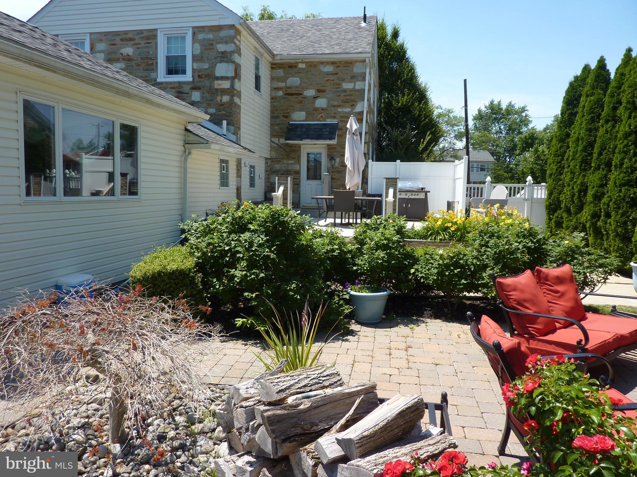 10919 Knights Road Philadelphia, PA 19154 - Photo 10 of 41