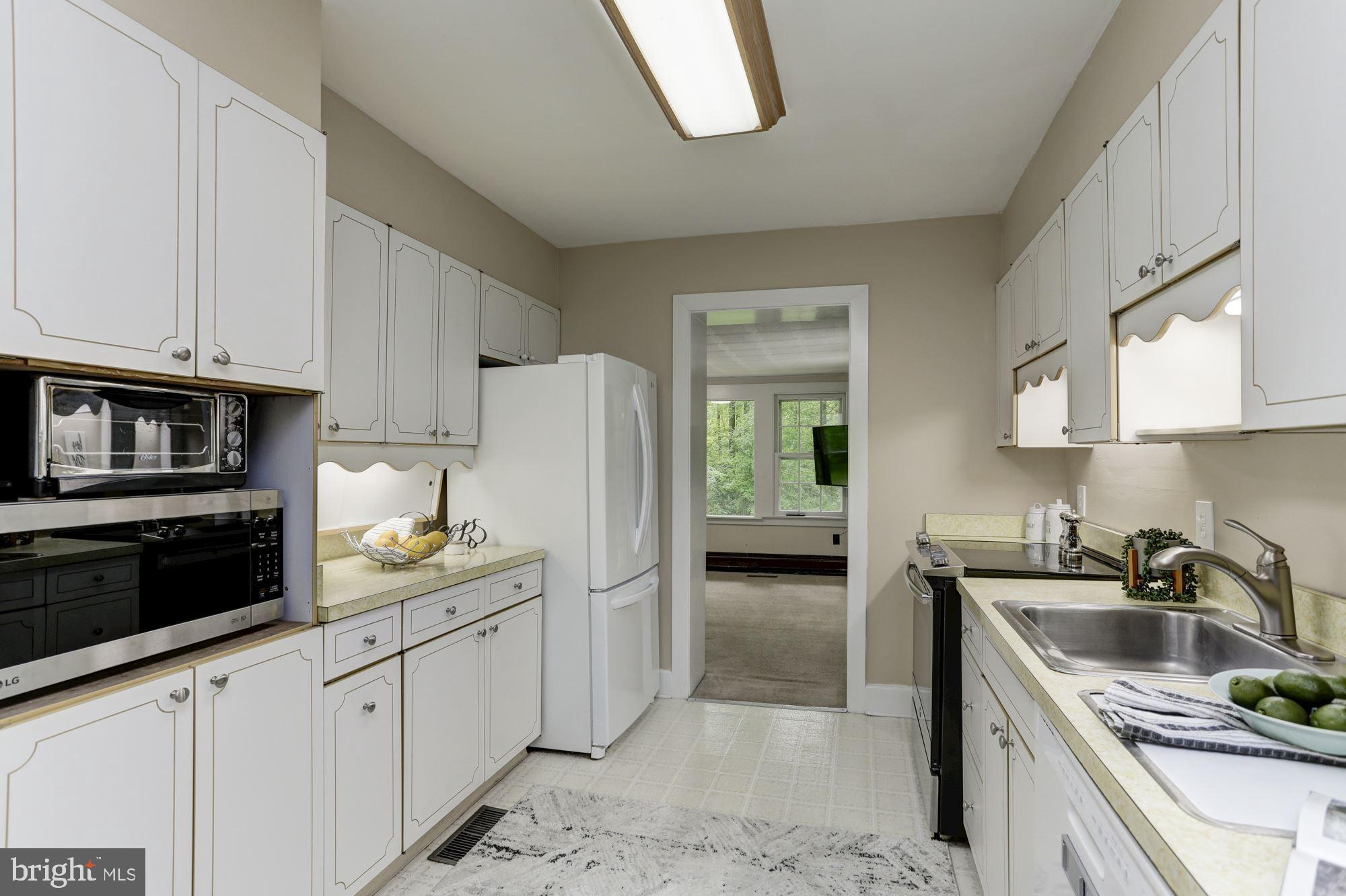 13071 Wainwright Road Highland, MD 20777 - Photo 11 of 42