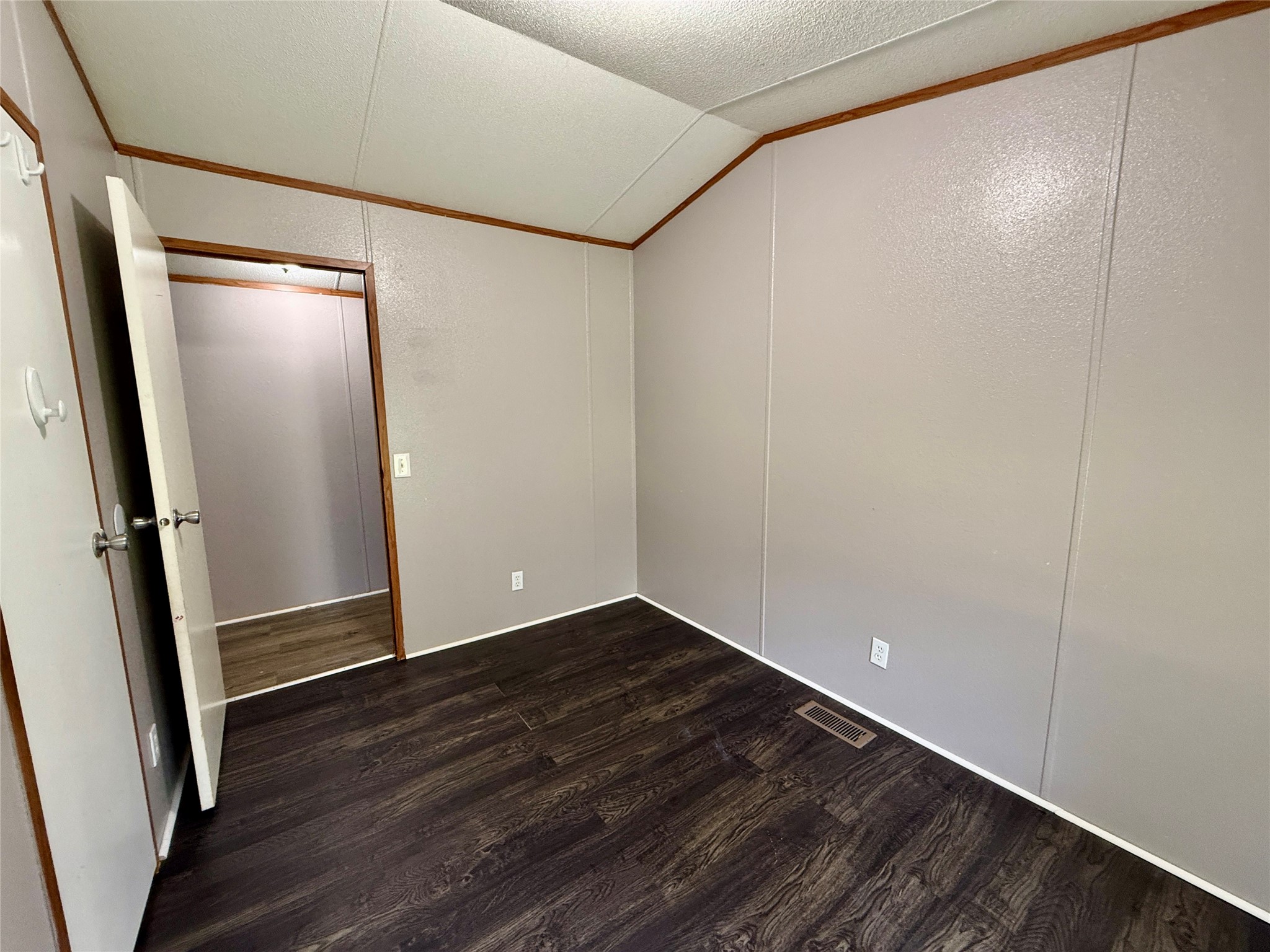102 Western Way Angleton, TX 77515 - Photo 22 of 40 Bedroom #2