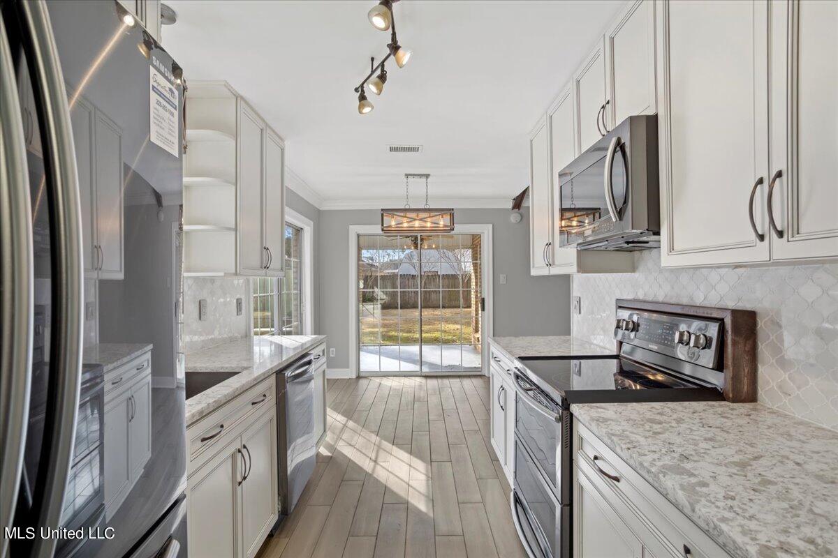 971 Bluff Ridge Biloxi, MS 39532 - Photo 13 of 40 13-Kitchen
