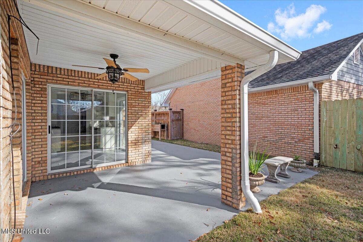 971 Bluff Ridge Biloxi, MS 39532 - Photo 29 of 40 29-Back Porch