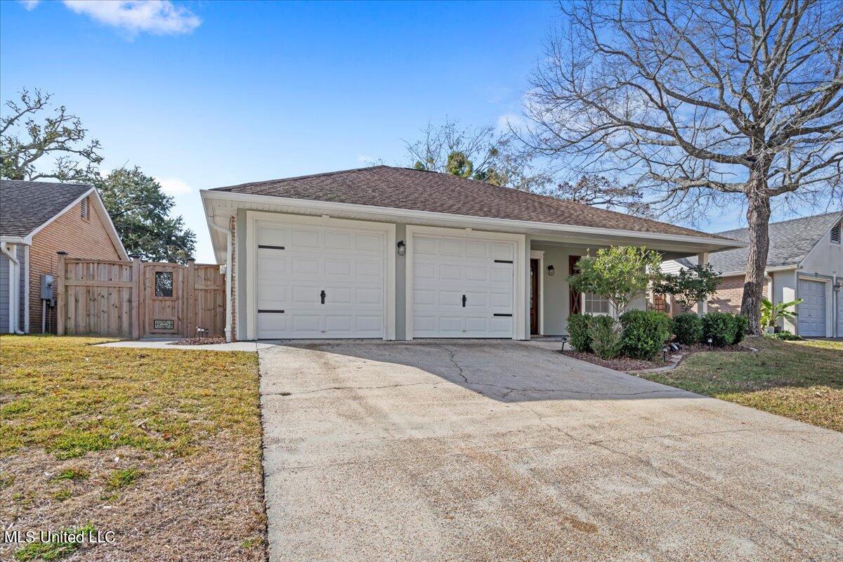 971 Bluff Ridge Biloxi, MS 39532 - Photo 3 of 40 03-Exterior Front